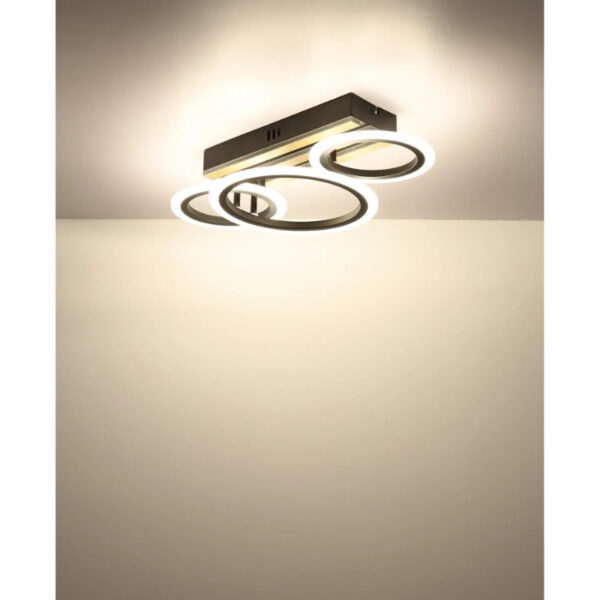 Led plafonska lampa drvene letvice blevins 67360d3 globo lighting prostor 4k