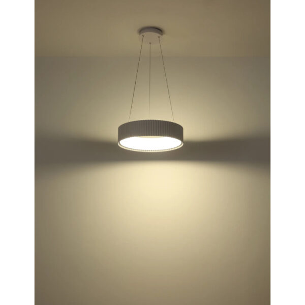 Led visilica kemp 15924w globo lighting prostor